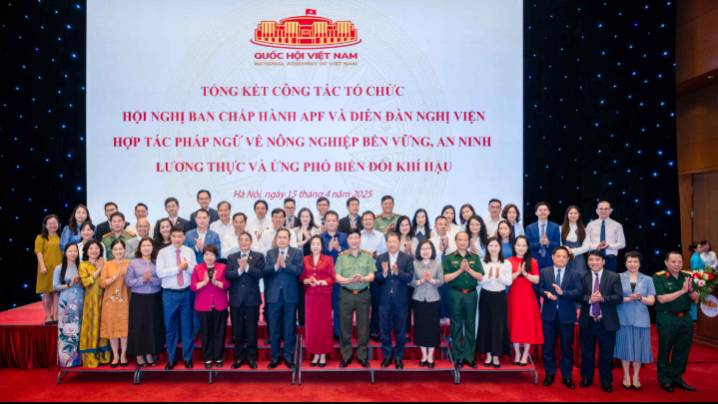 Chủ tịch Quốc hội dự Tổng kết công tác tổ chức Hội nghị Ban chấp hành APF