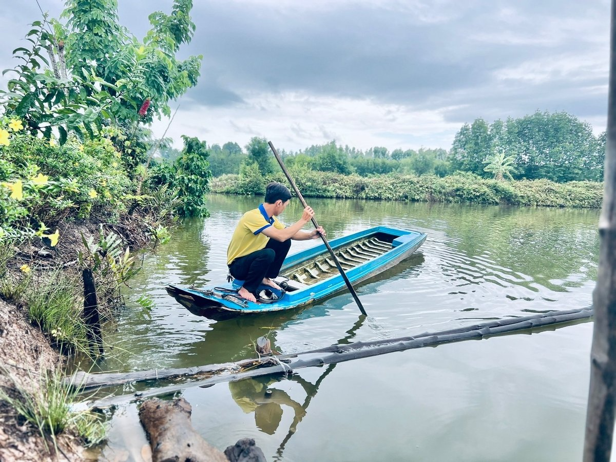 Mô hình tôm rừng được đánh giá cao với tính thích ứng với BĐKH. Ảnh: Trọng Linh.